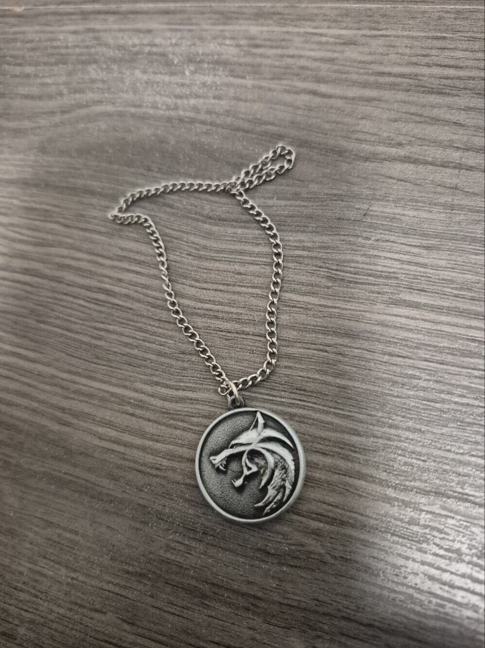 *5/*25* The Witcher Wolf School Medallion Replica Bracelet Charm